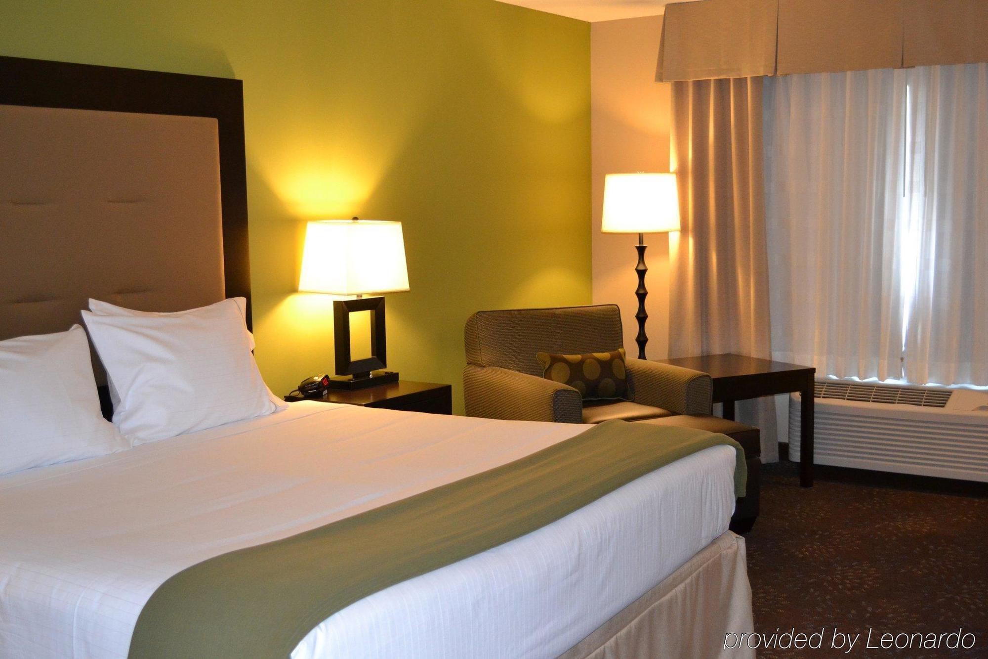 Holiday Inn Express & Suites Northwood, An Ihg Hotel Экстерьер фото